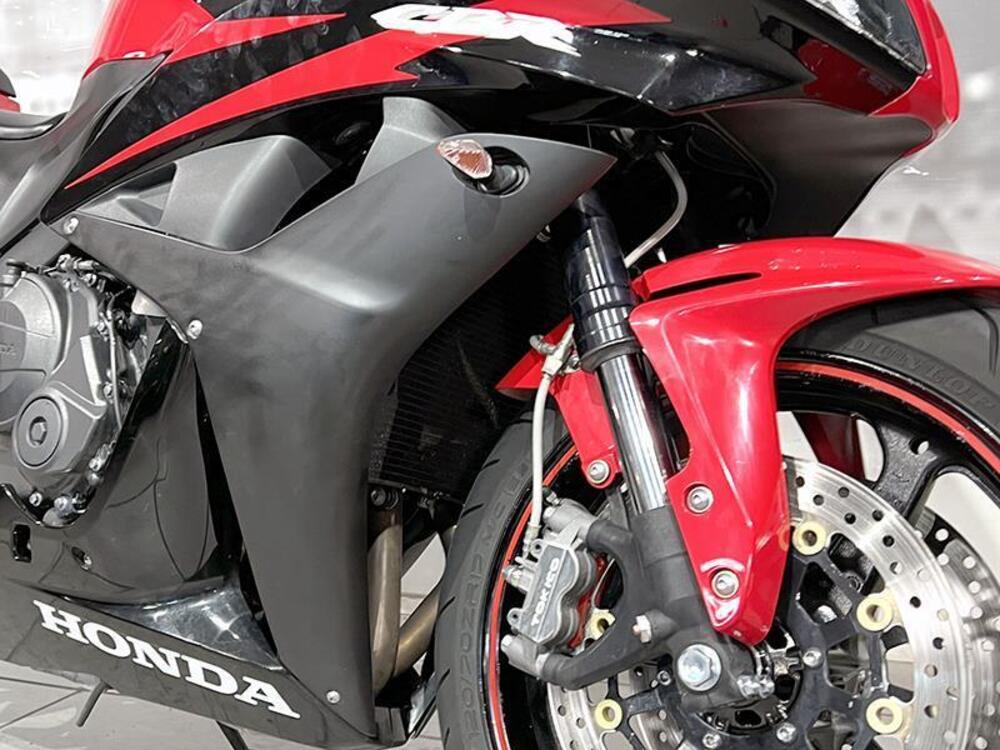 Honda CBR 600 RR (2007 - 08) (5)