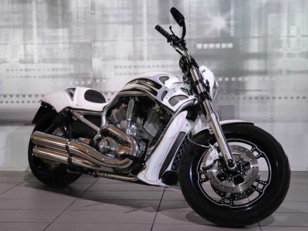 Harley-Davidson 1130 V-Rod (2006) - VRSCA