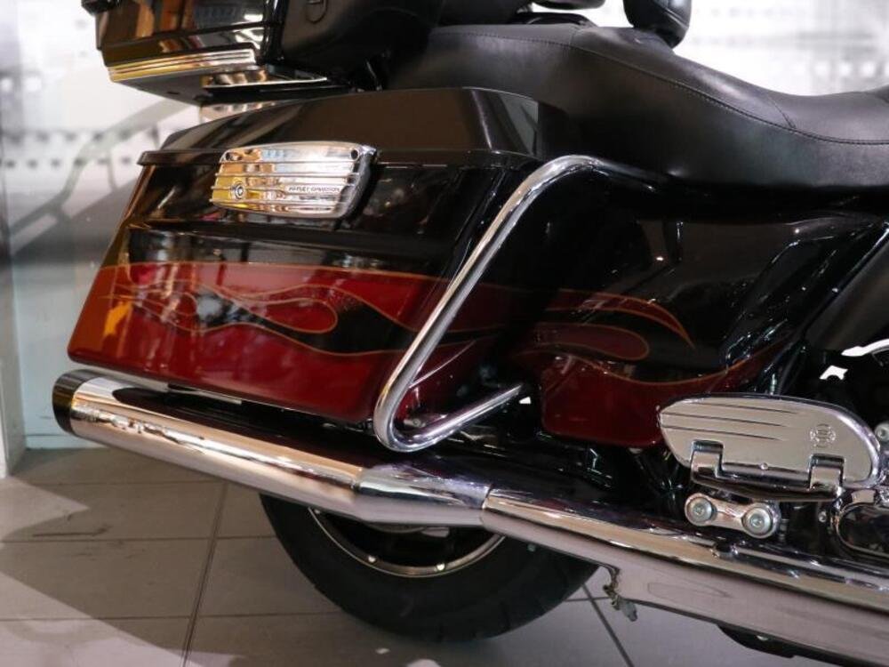Harley-Davidson 1800 Electra Glide Ultra Classic (2005 - 06) - FLHTCUSE (4)
