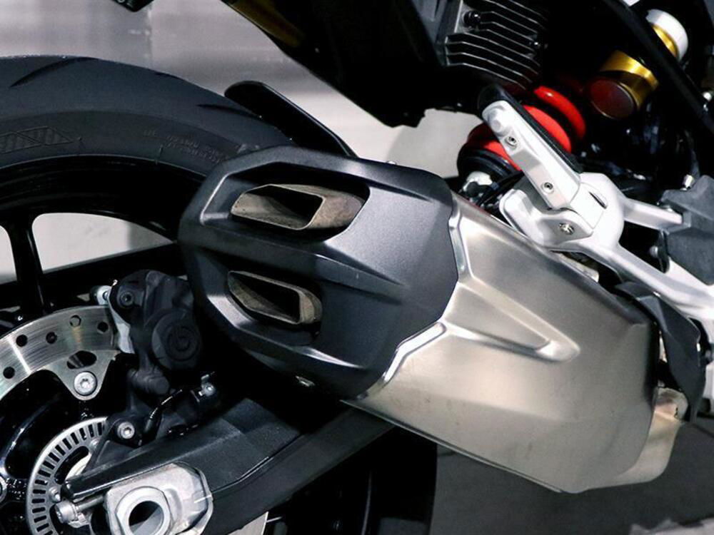 Bmw F 900 R (2021 - 24) (3)