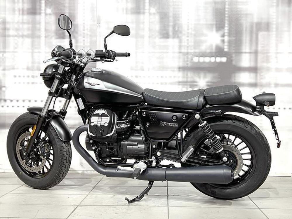 Moto Guzzi V9 Bobber (2021 - 24) (2)