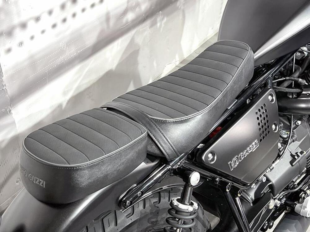 Moto Guzzi V9 Bobber (2021 - 24) (5)