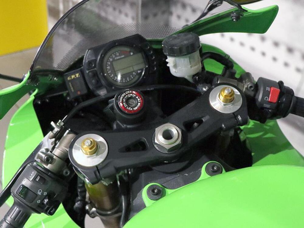 Kawasaki Ninja 1000 ZX-10R (2004 - 05) (5)