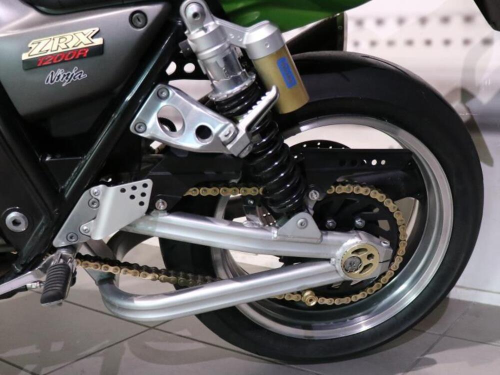 Kawasaki ZRX 1200 R (2000 - 06) (5)