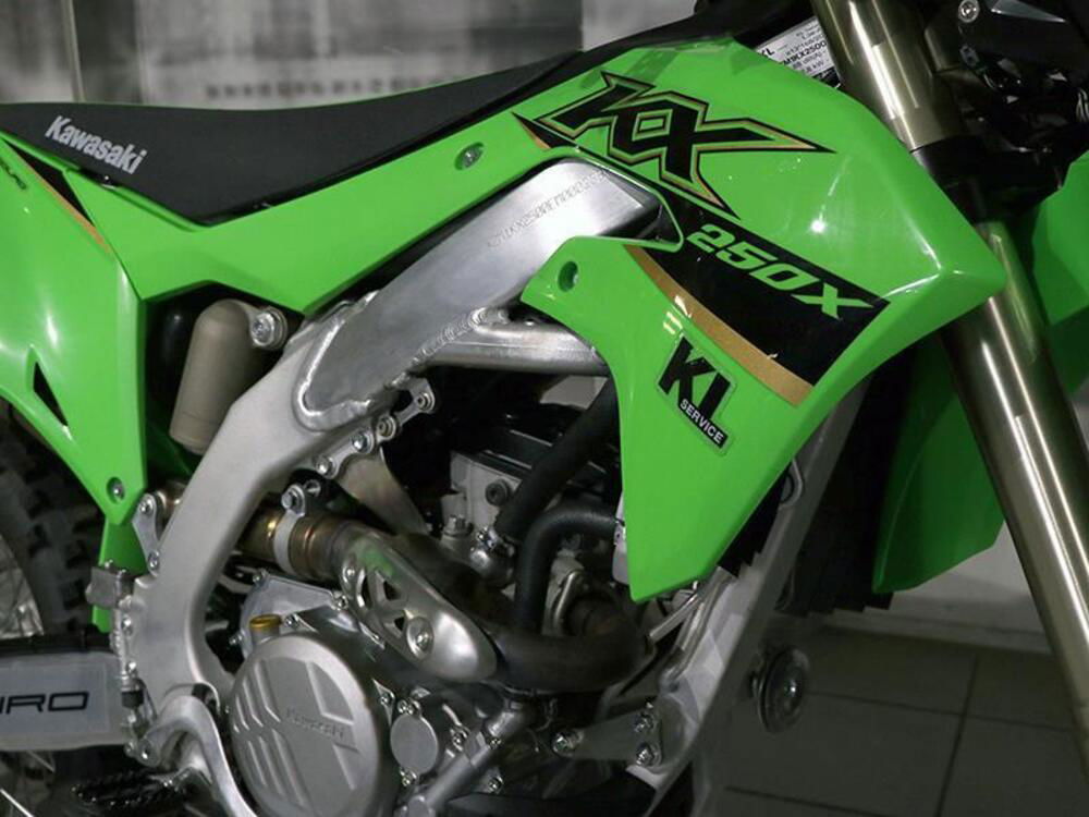 Kawasaki KX 250 X (2022) (3)