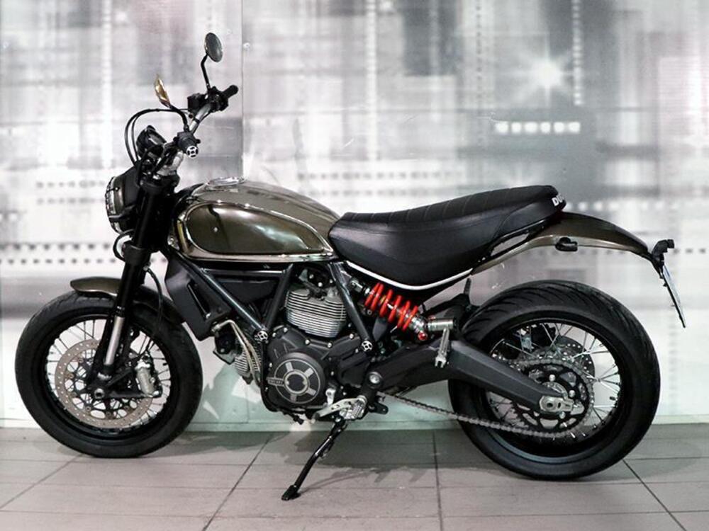 Ducati Scrambler 800 Classic (2015- 16) (2)