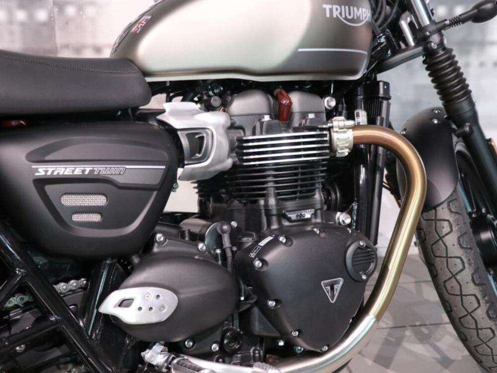 Triumph Street Twin 900 (2021 - 22) (5)