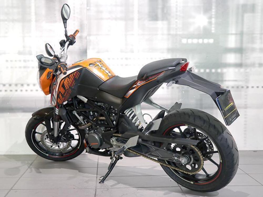 KTM 125 Duke (2)