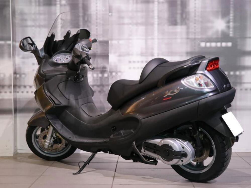 Piaggio X9 500 Evolution (2)