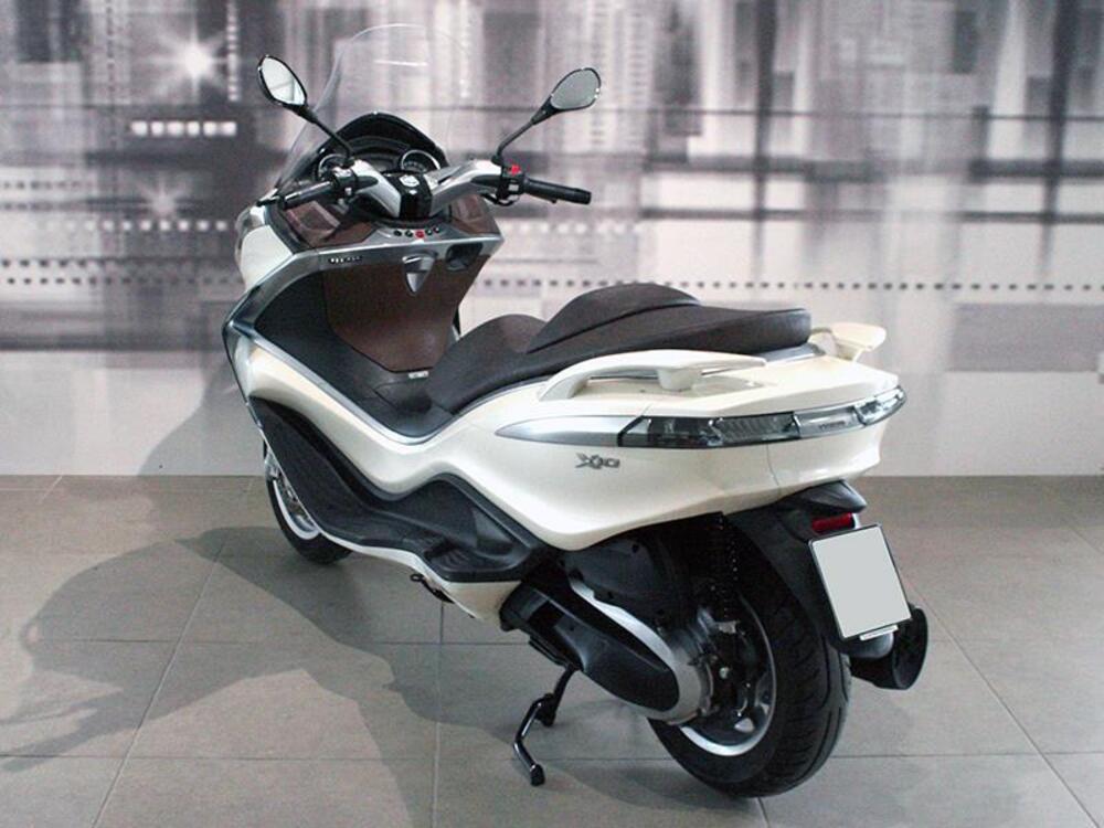 Piaggio X10 350 ie (2011 - 17) (2)