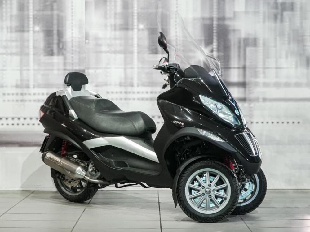 Piaggio MP3 300 (2010 - 11)