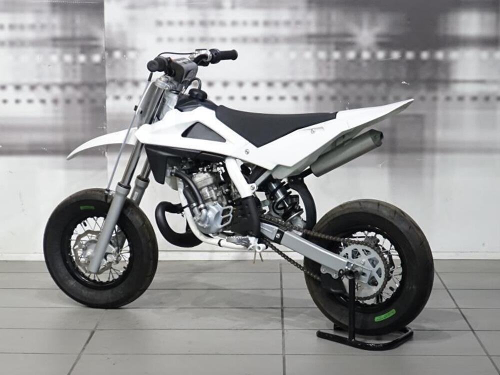 Husqvarna SM 50 (2012 - 13) (2)