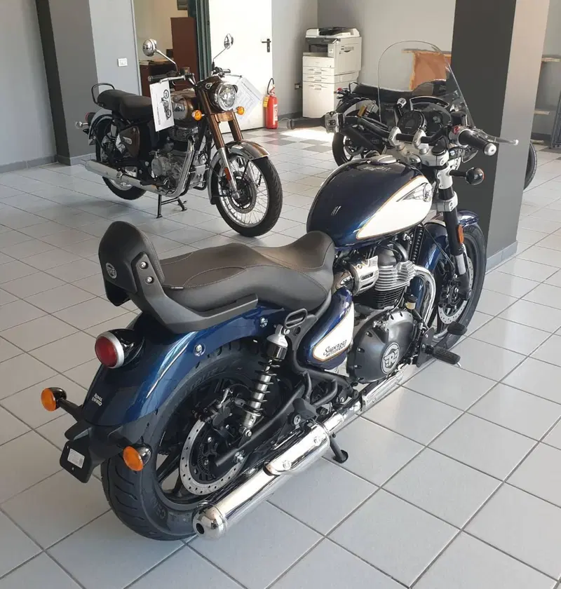 Royal Enfield Super Meteor 650 (2023 - 26) (6)