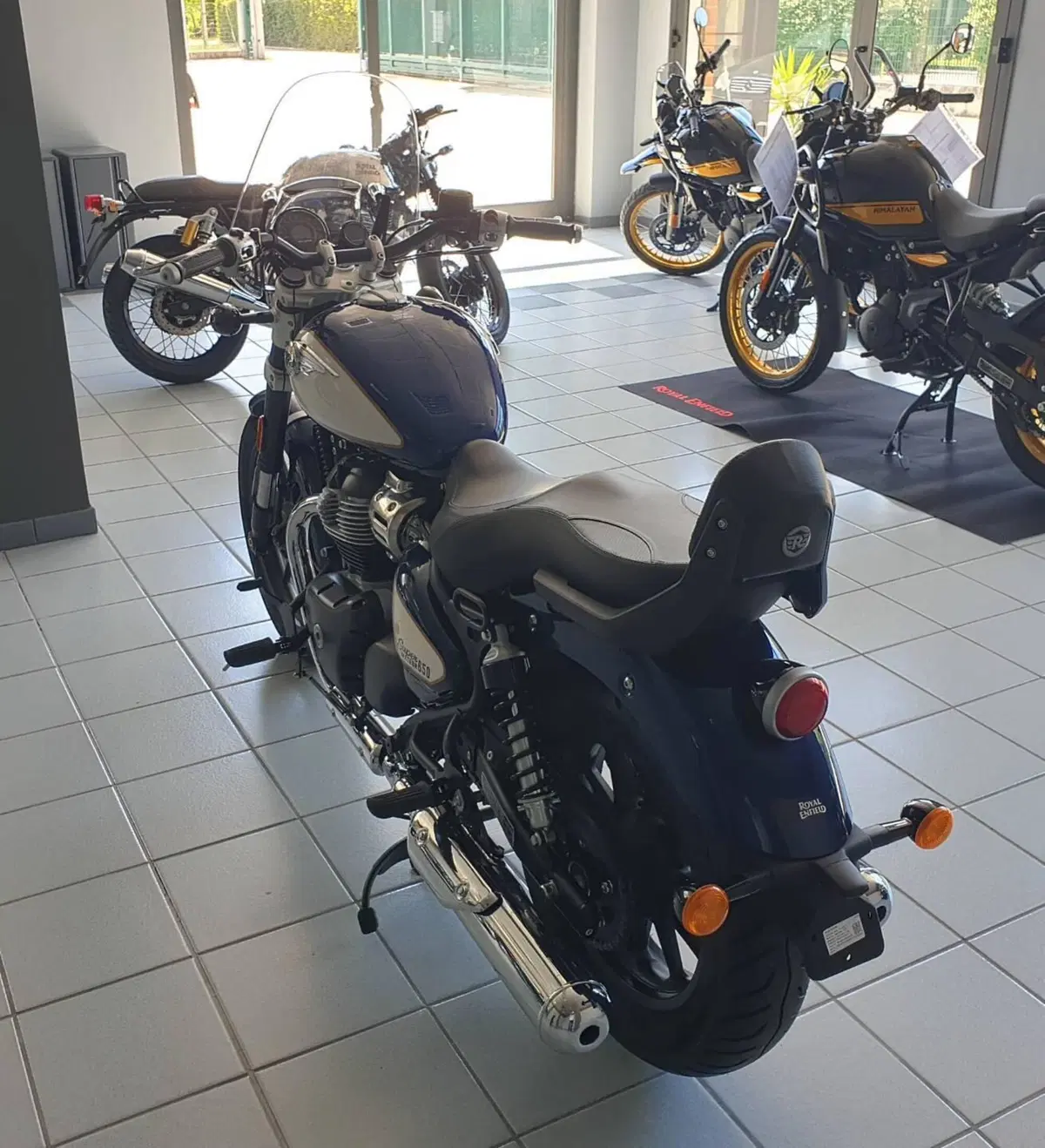 Royal Enfield Super Meteor 650 (2023 - 26) (4)
