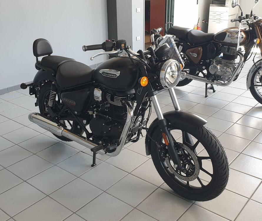 Royal Enfield Meteor 350 Stellar (2021 - 24) (3)