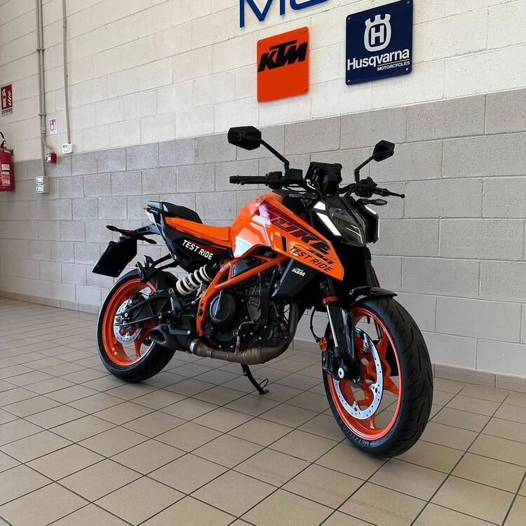 KTM 390 Duke (2024) (3)