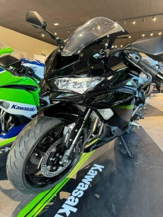 Kawasaki Ninja ZX-4R (2024) (3)