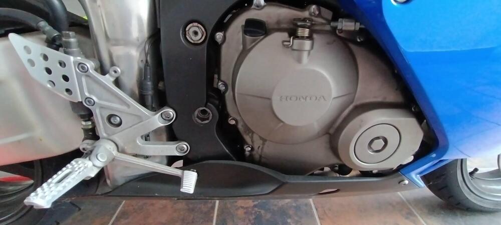 Honda CBR 600 RR (2005 - 06) (5)