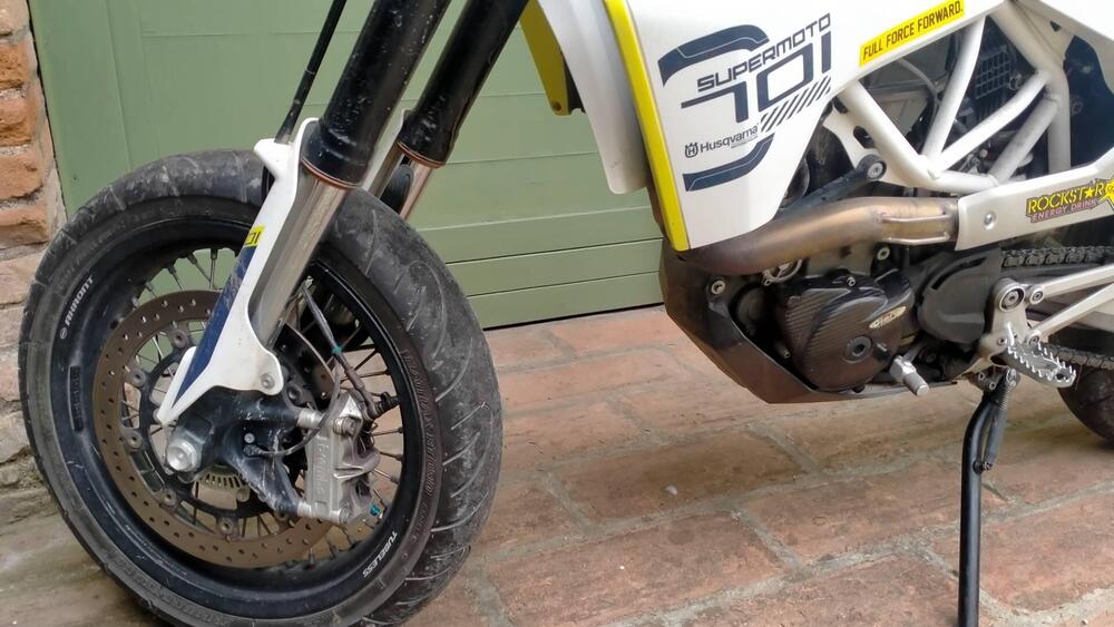 Husqvarna 701 Supermoto (2017 - 19) (4)