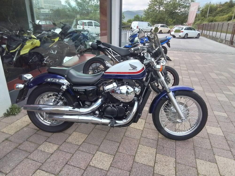 Honda VT 750 Shadow Spirit (5)