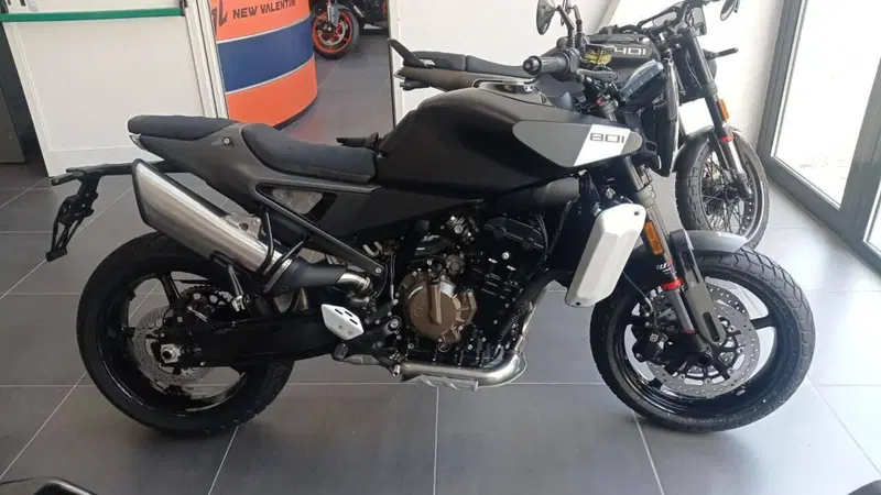 Husqvarna Svartpilen 801 (2024 - 26) (3)