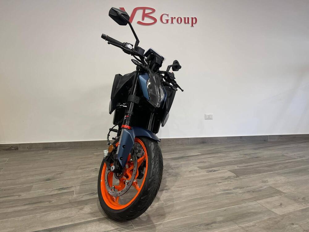 KTM 125 Duke (2024) (5)