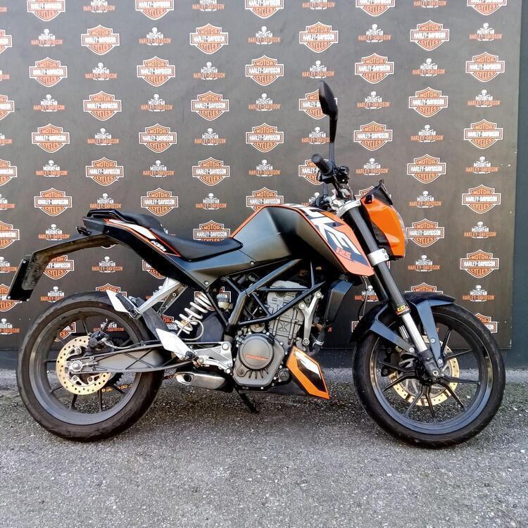 KTM 125 Duke (2)