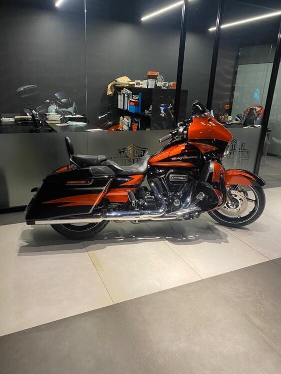 Harley-Davidson 110 Street Glide (2016) - FLHXSE