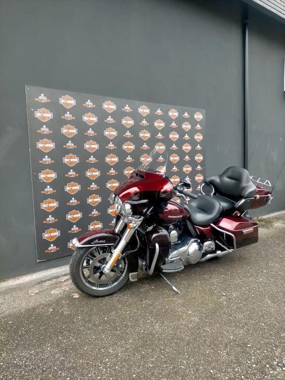 Harley-Davidson 1690 Electra Glide Ultra Limited (2016) - FLHTK (2)