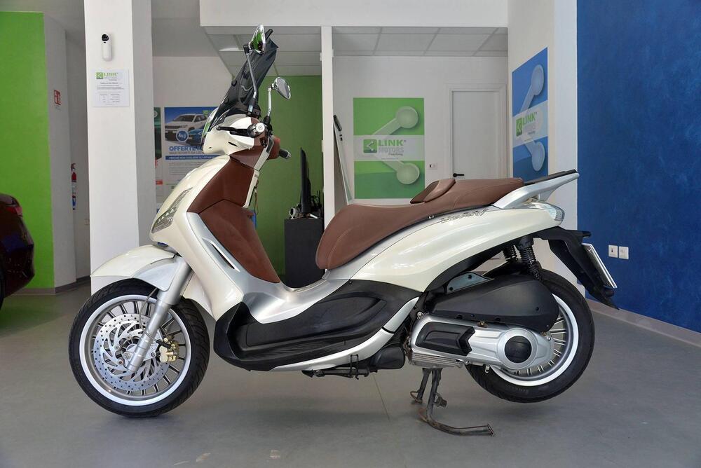 Piaggio Beverly 300 i.e. (2010 - 16)