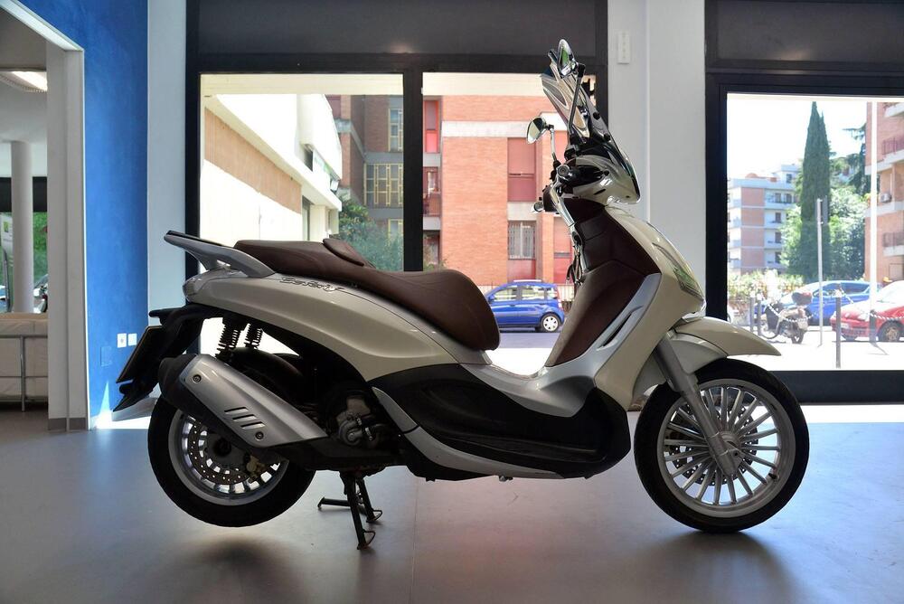 Piaggio Beverly 300 i.e. (2010 - 16) (4)