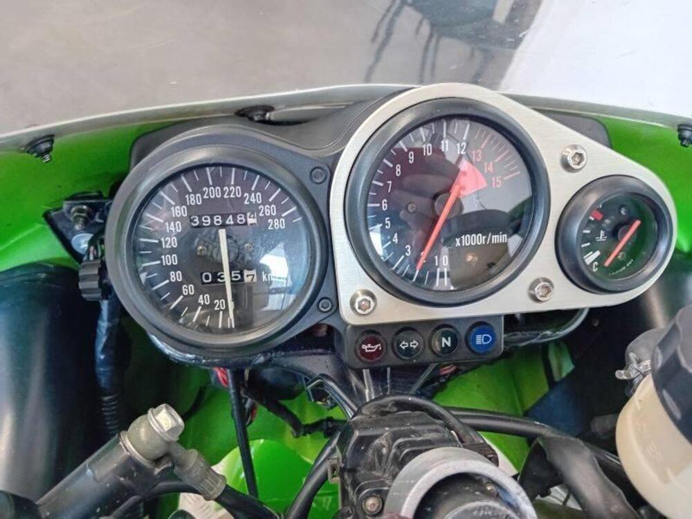 Kawasaki Ninja 750 ZX-7R (1996 - 00) (3)