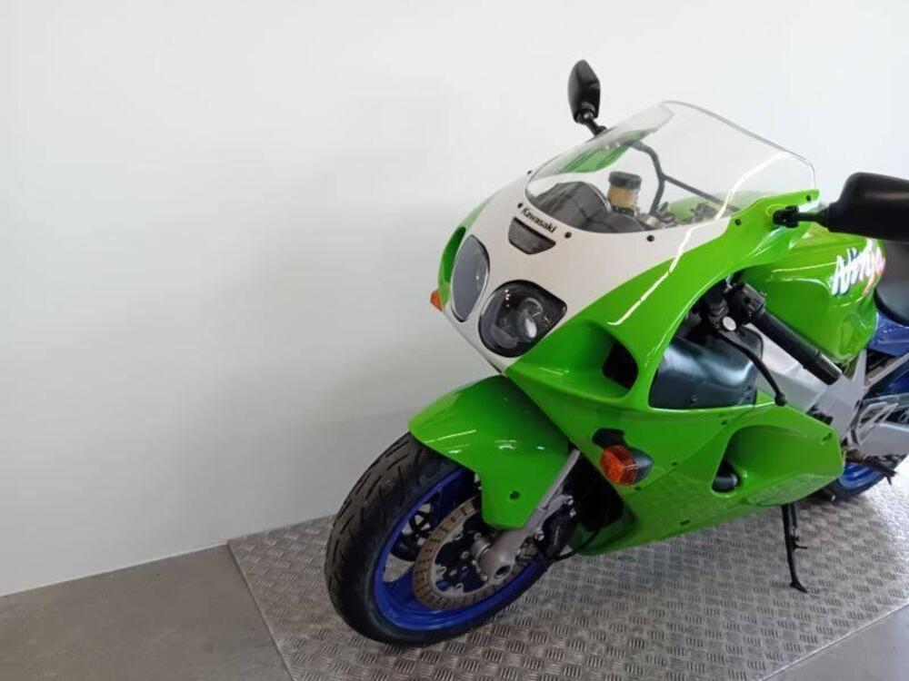 Kawasaki Ninja 750 ZX-7R (1996 - 00) (5)