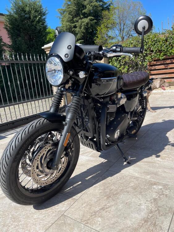 Triumph Bonneville T120 Black Stealth Edition (2024) (2)