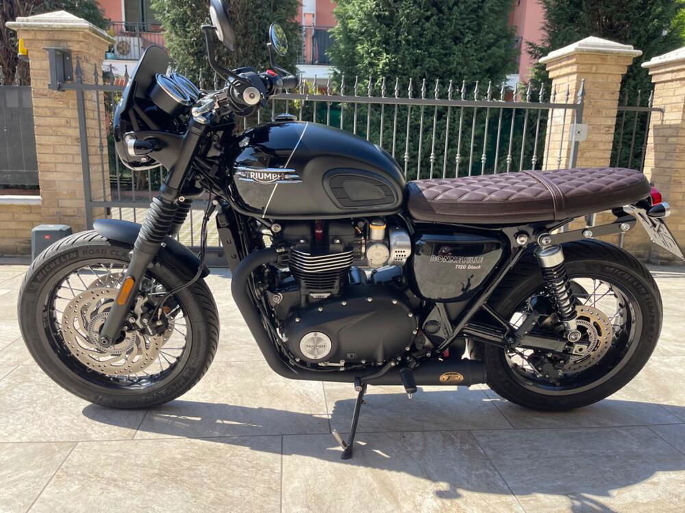 Triumph Bonneville T120 Black Stealth Edition (2024) (5)