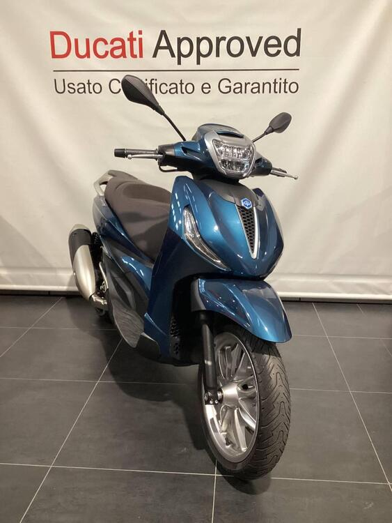 Piaggio Beverly 300 Hpe (2021) (2)