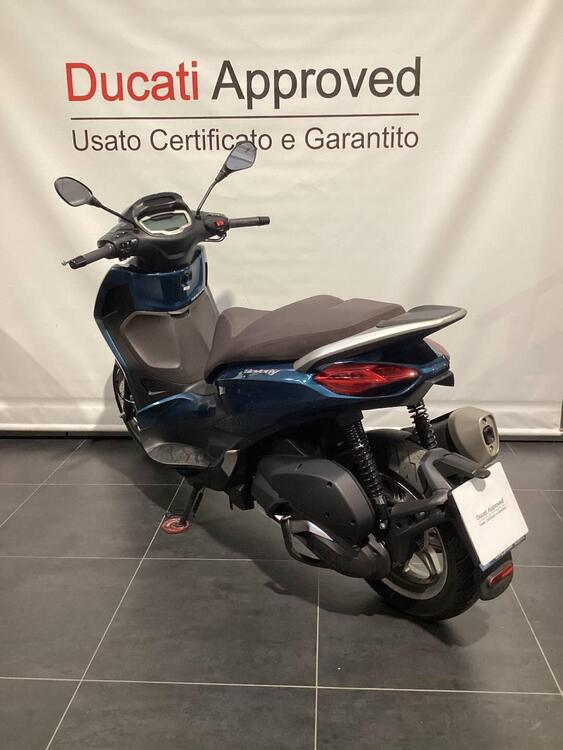 Piaggio Beverly 300 Hpe (2021) (4)