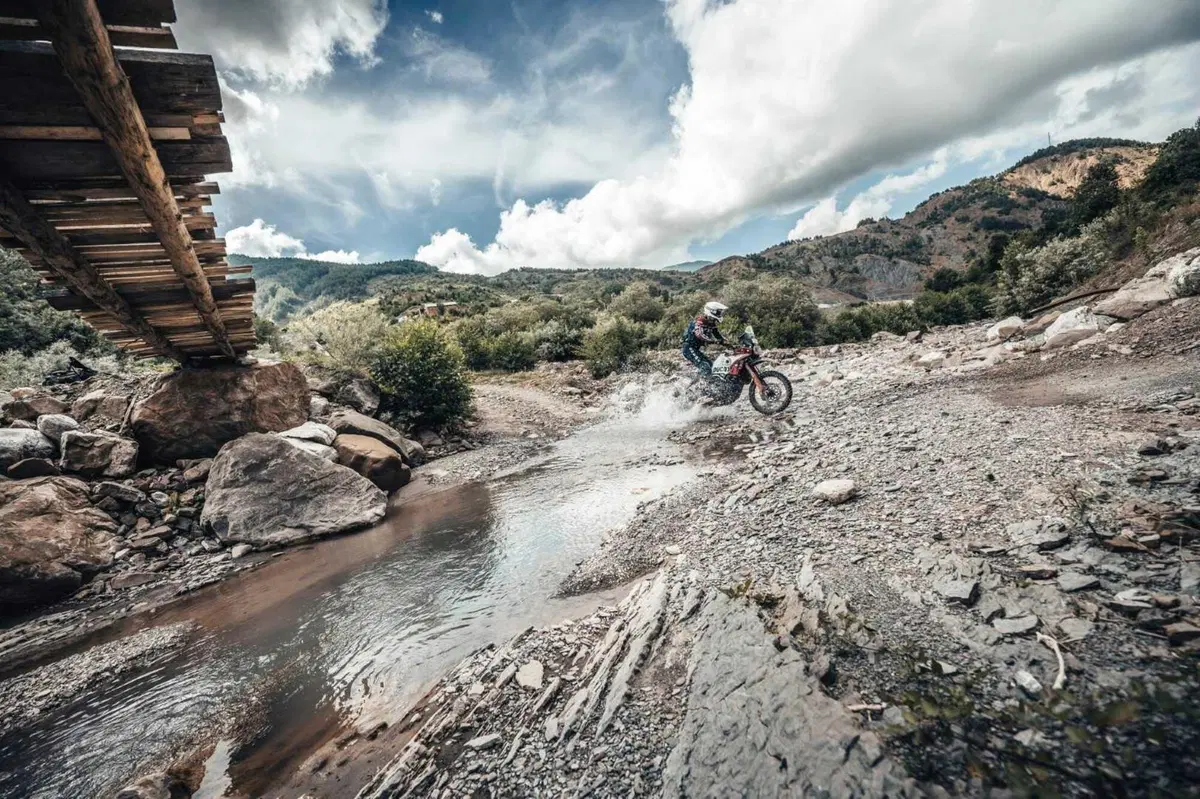 Rally-Raid. Un Super Pietri, Kove, vince l’Albania del ventennale (17)