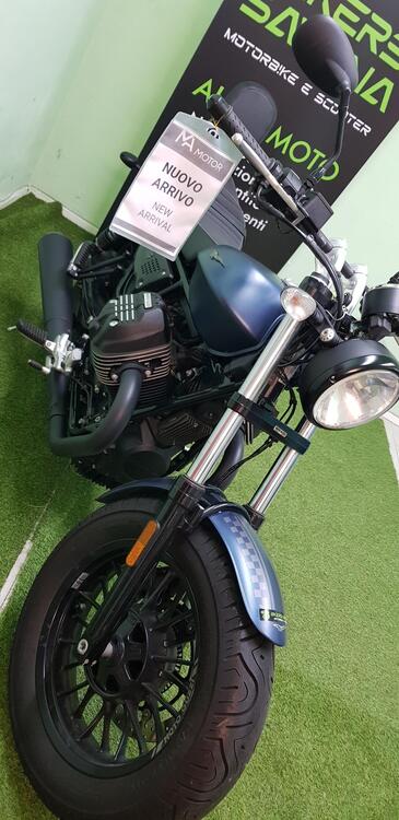 Moto Guzzi V9 Bobber (2018 - 20) (3)