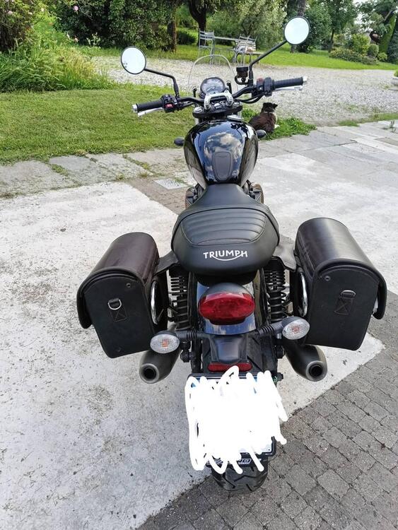 Triumph Street Twin 900 (2021 - 22) (3)