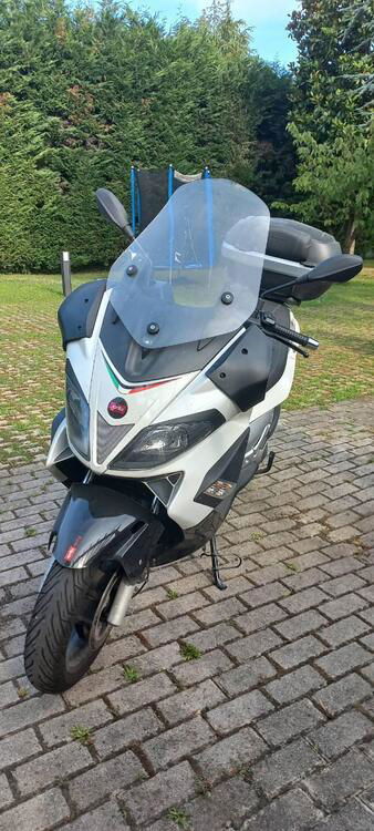 Aprilia SR Max 300 (2011 - 16) (5)