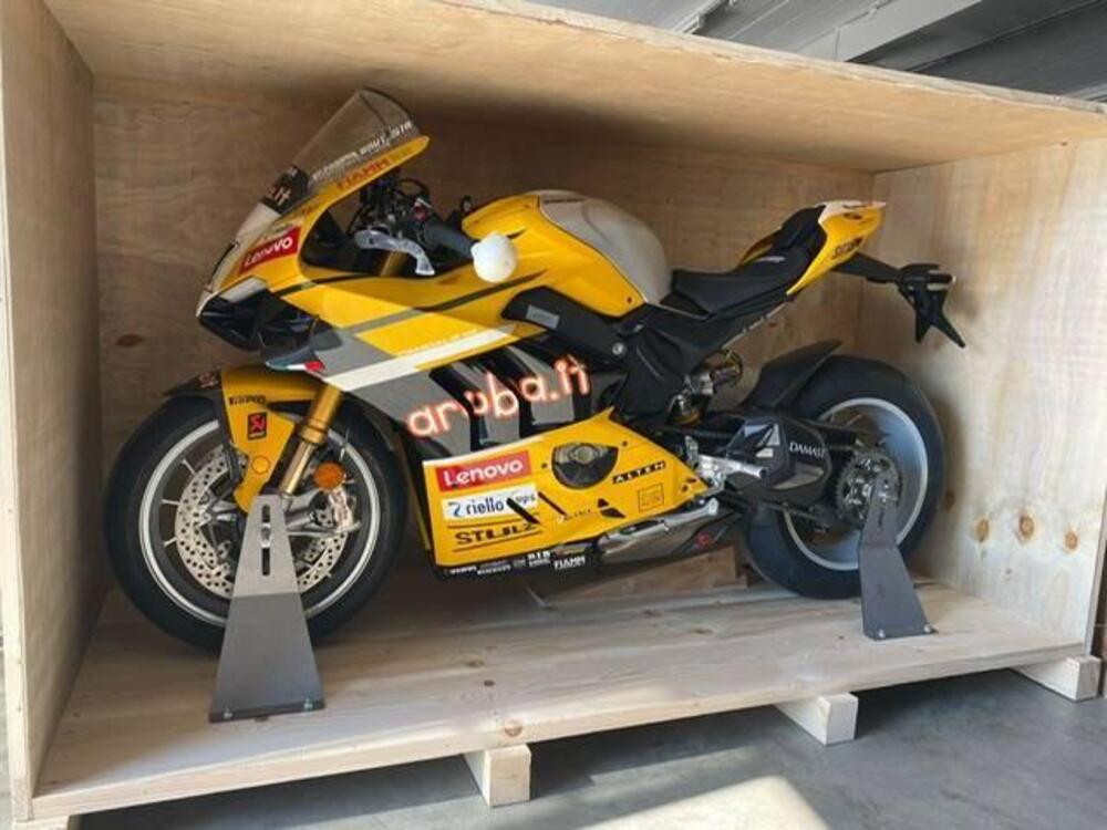 Ducati Panigale V4 Bautista 2022 World Champion Replica (2023) (2)