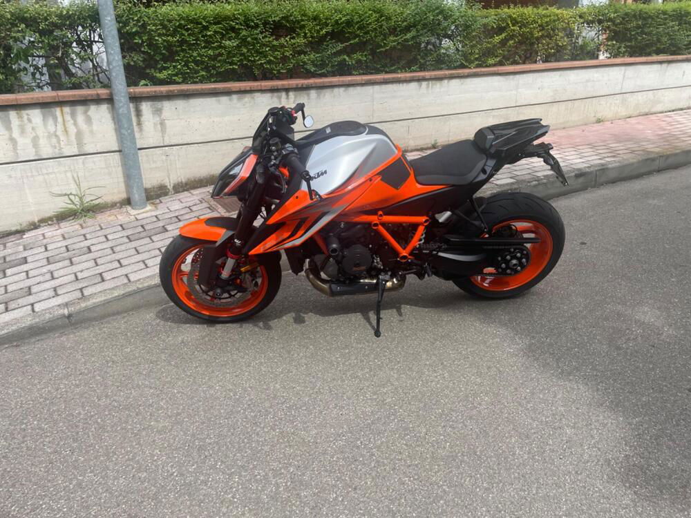 KTM 1290 Super Duke R (2022 - 23) (4)