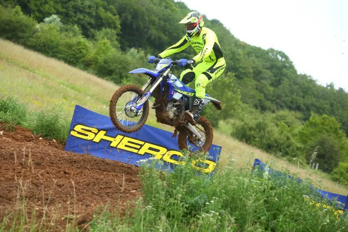 TEST gamma Sherco 2025: equilibrio e versatilità [VIDEO] (10)