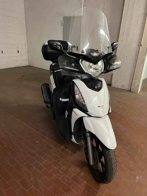 Kymco People 300i GT (2010 - 17) (2)