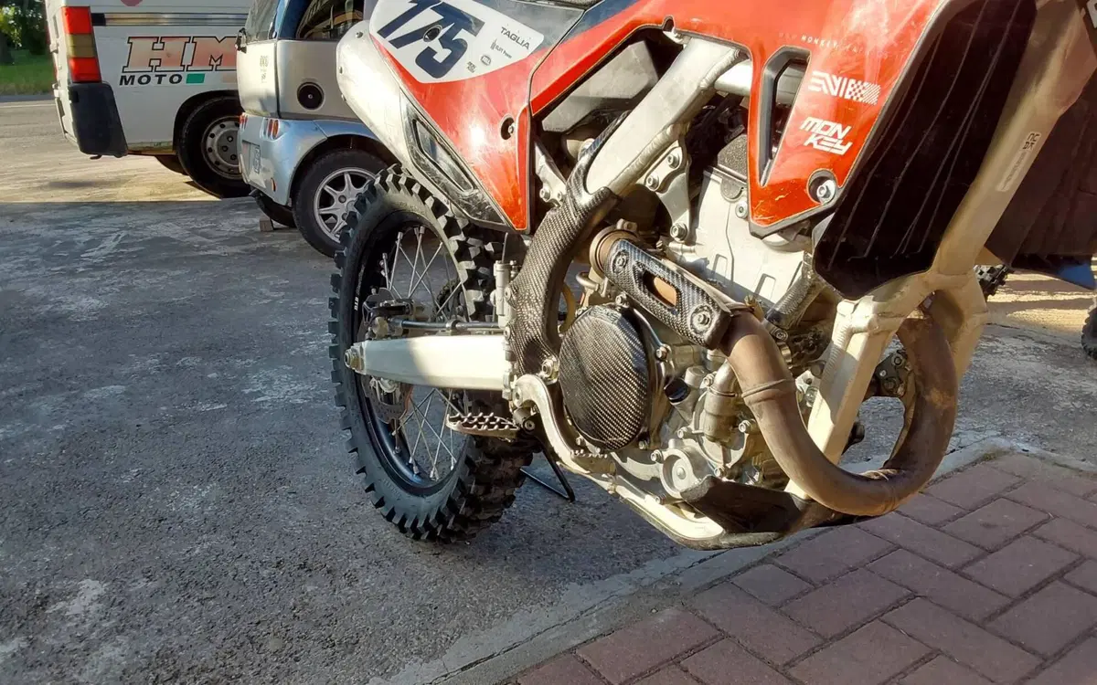 Honda CRF 250R (2023) (2)