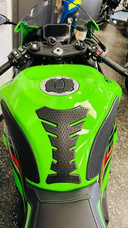 Kawasaki Ninja 636 ZX-6R (2024) (2)