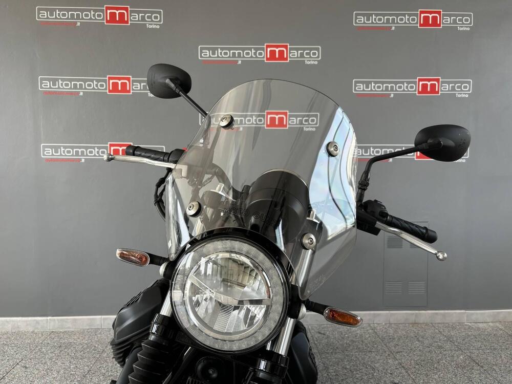 Moto Guzzi V7 III Stone (2017 - 20) (4)