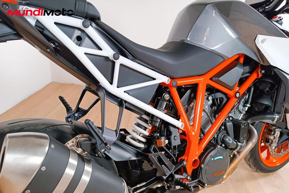 KTM 1290 Super Duke R ABS (2014 - 16) (4)