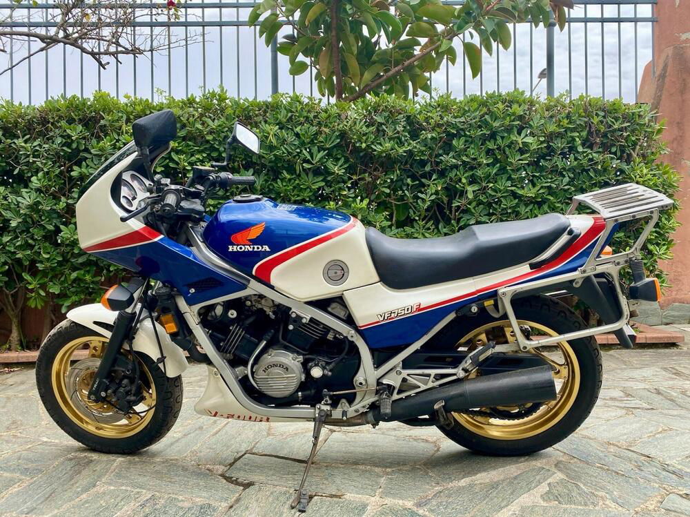 Honda VF 750 F (2)